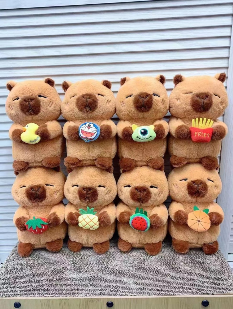 Thú bông nhỏ Capybara ôm phụ kiện - 20120
