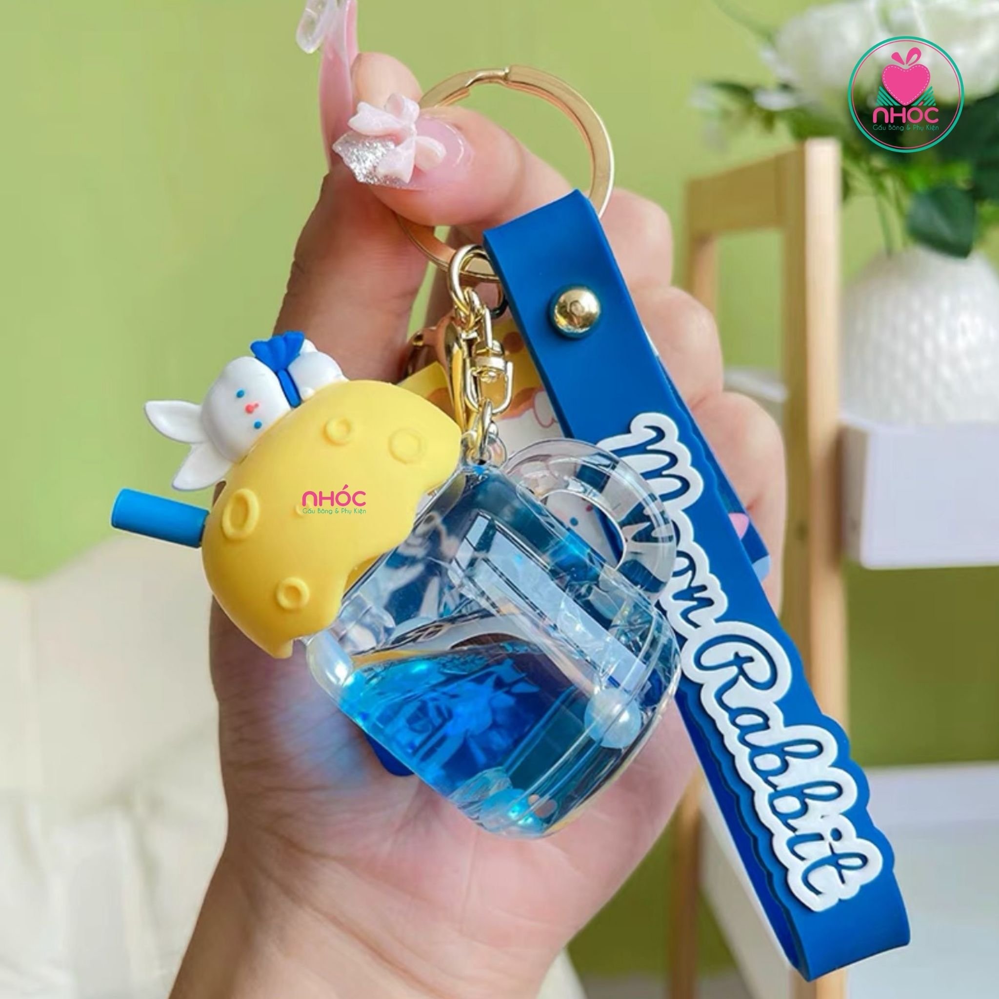 Móc khoá bình nước nắp đính thỏ - Vàng - 8501