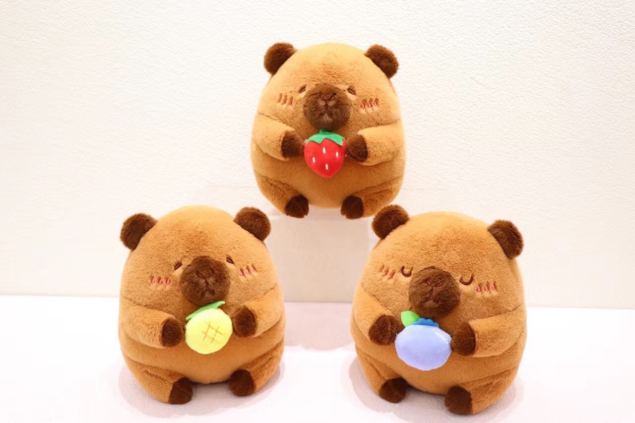 Thú bông nhỏ Capybara ôm trái cây OD - 20120