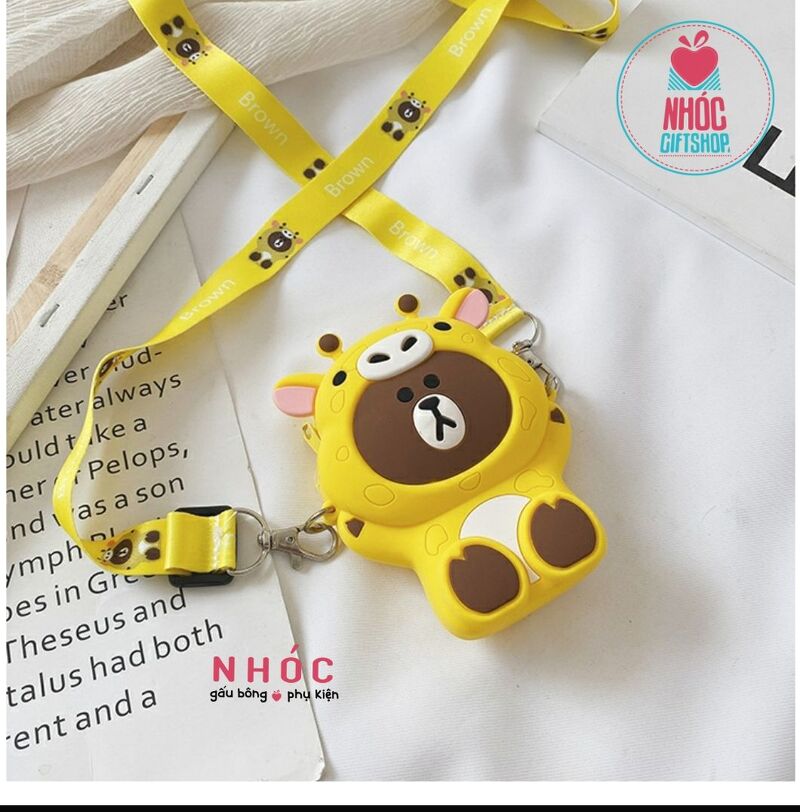 Túi đeo chéo silicone thú đứng - Gấu brown mặc áo hươu Vàng - 14001