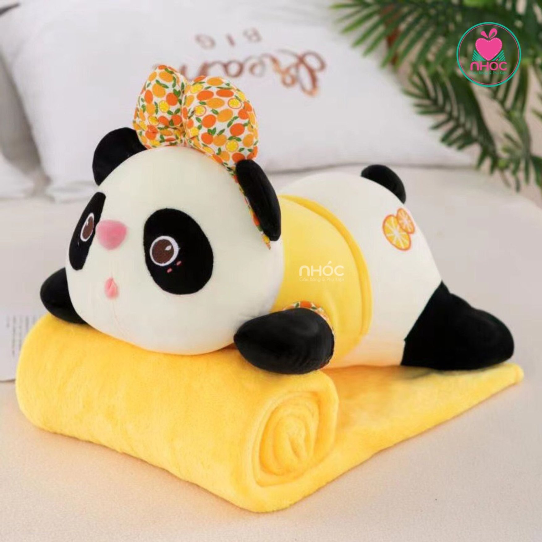 Gối mền Panda mặt áo lông mịn - Vàng - 34001