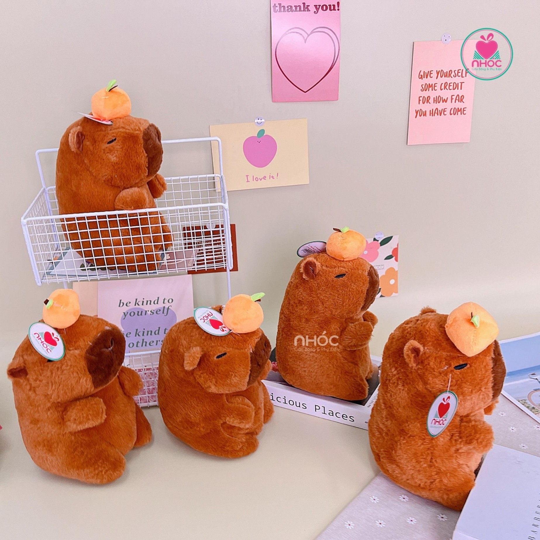 Thú bông nhỏ Capybara đính trái cam OD - 25120
