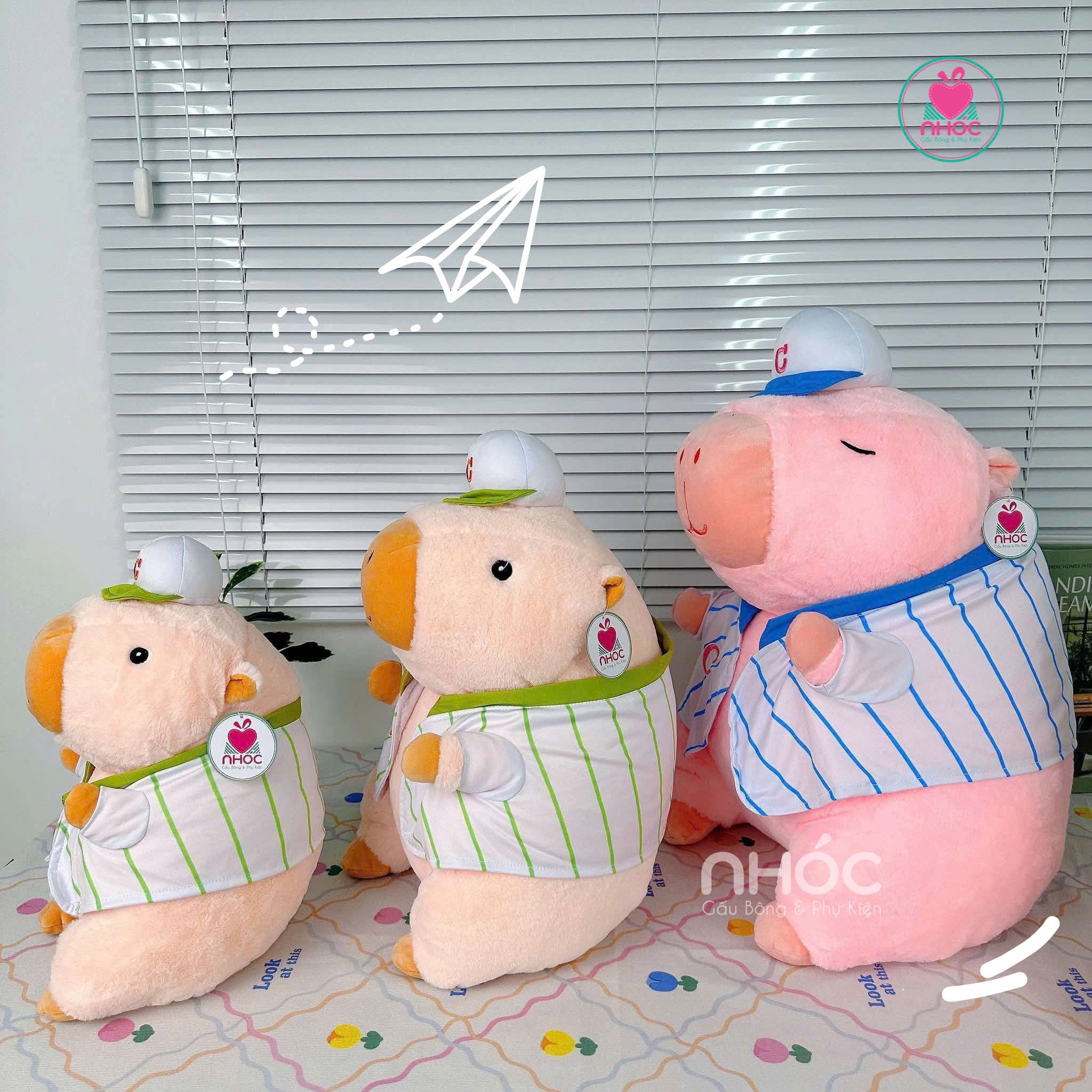 Thú bông Capybara bóng chày lông xù TC