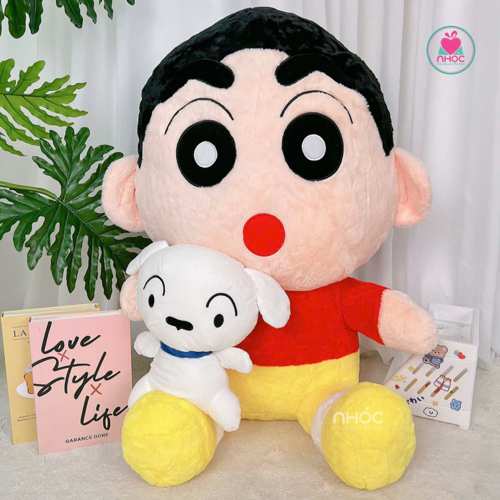 Thú bông Shin ôm chó lông xù ngồi - 801020