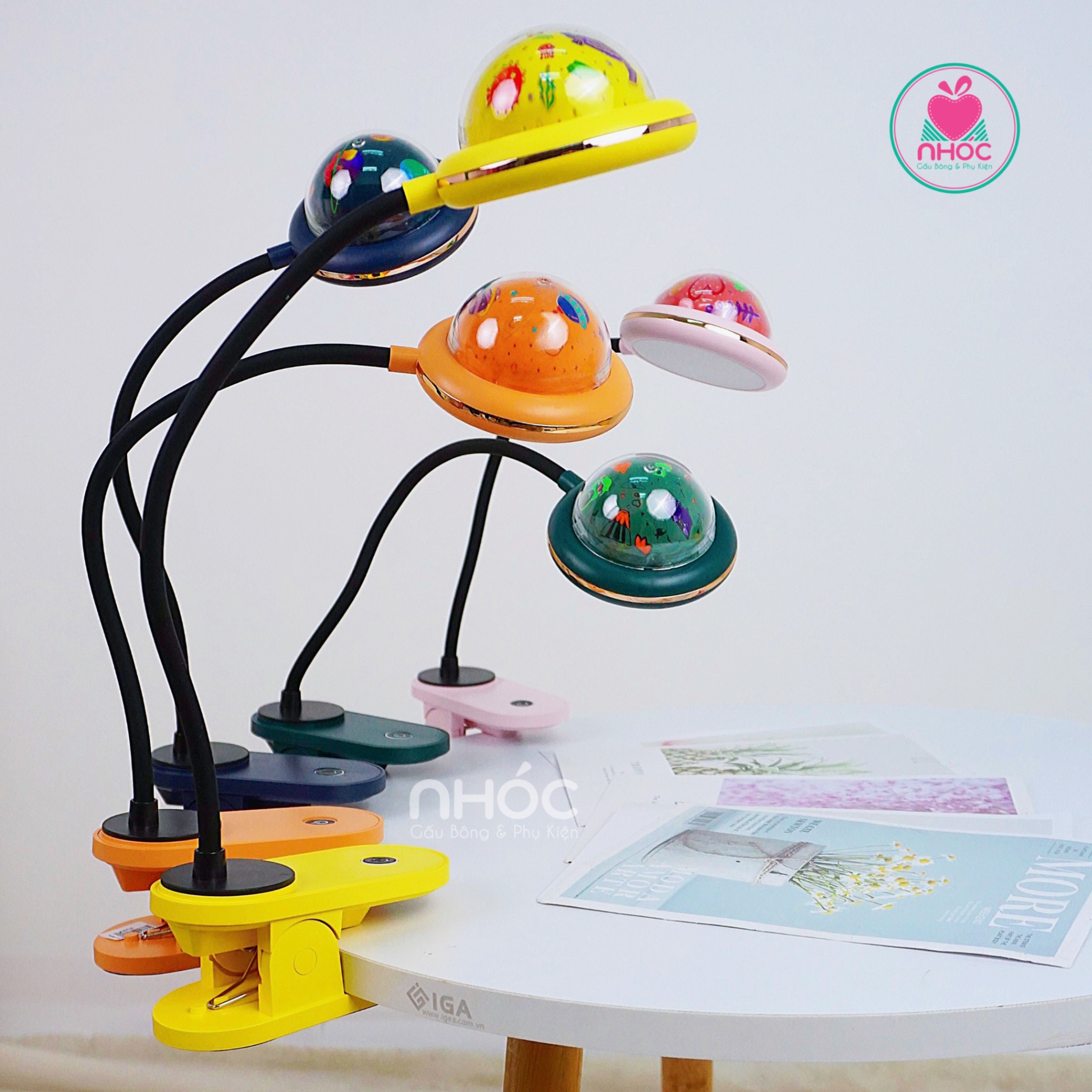 Đèn ngủ để bàn đế kẹp đầu tròn - Vàng - 24001