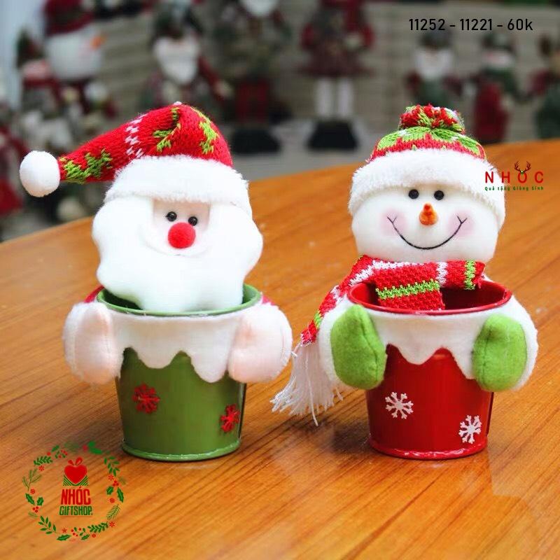 Trang trí noel ông già ôm chậu - 6001