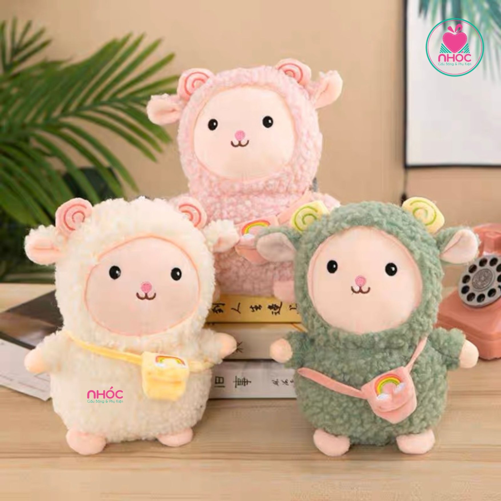 Thú bông nhỏ cừu đeo túi lông xoắn đứng - 11001