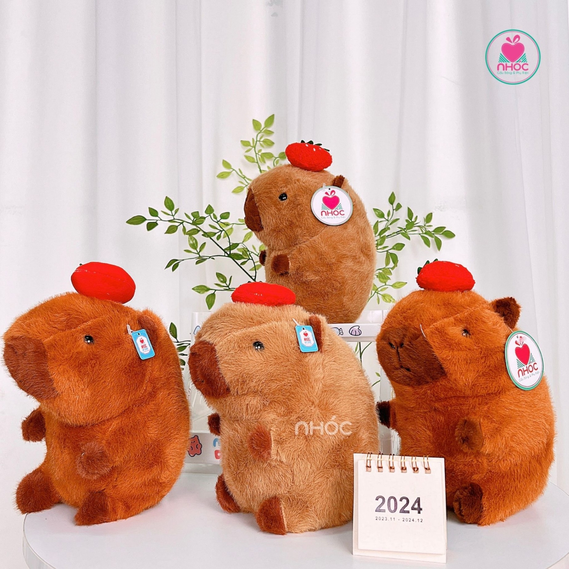 Thú bông nhỏ Capybara đính trái dâu - Nâu - 25120