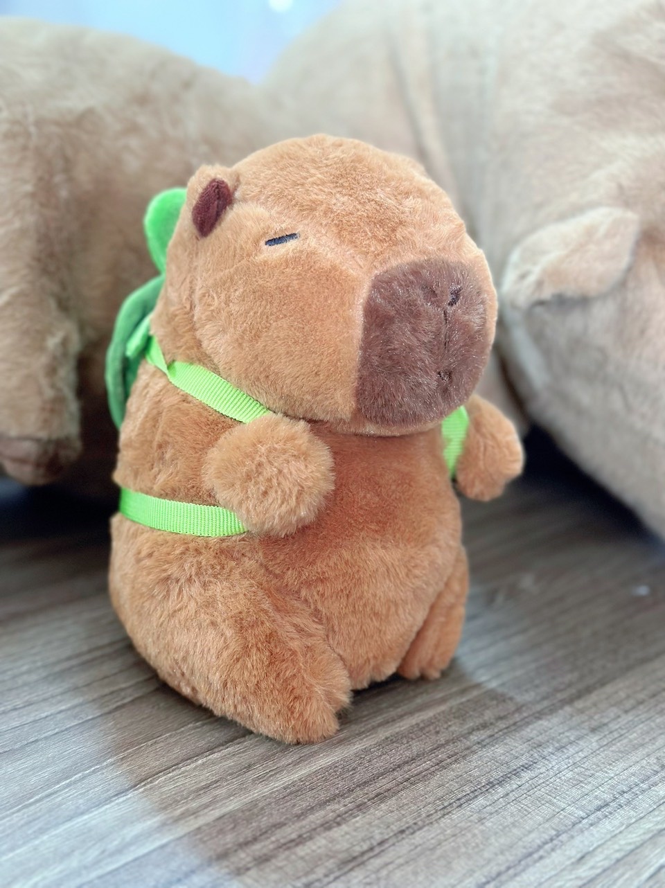 Thú bông nhỏ Capybara đeo balo rùa - 20110