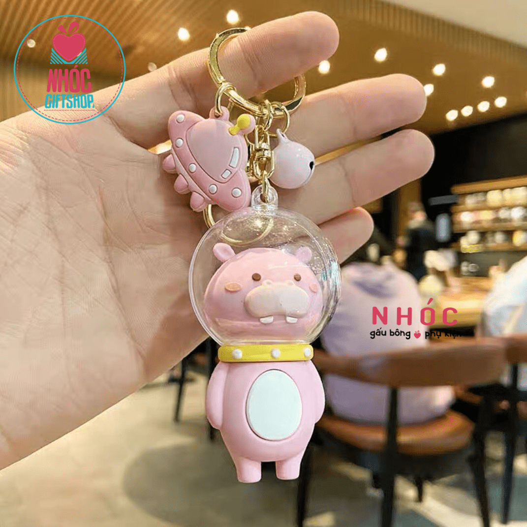 Móc khóa poly dẻo phi hành gia - Hà mã hồng - 6001