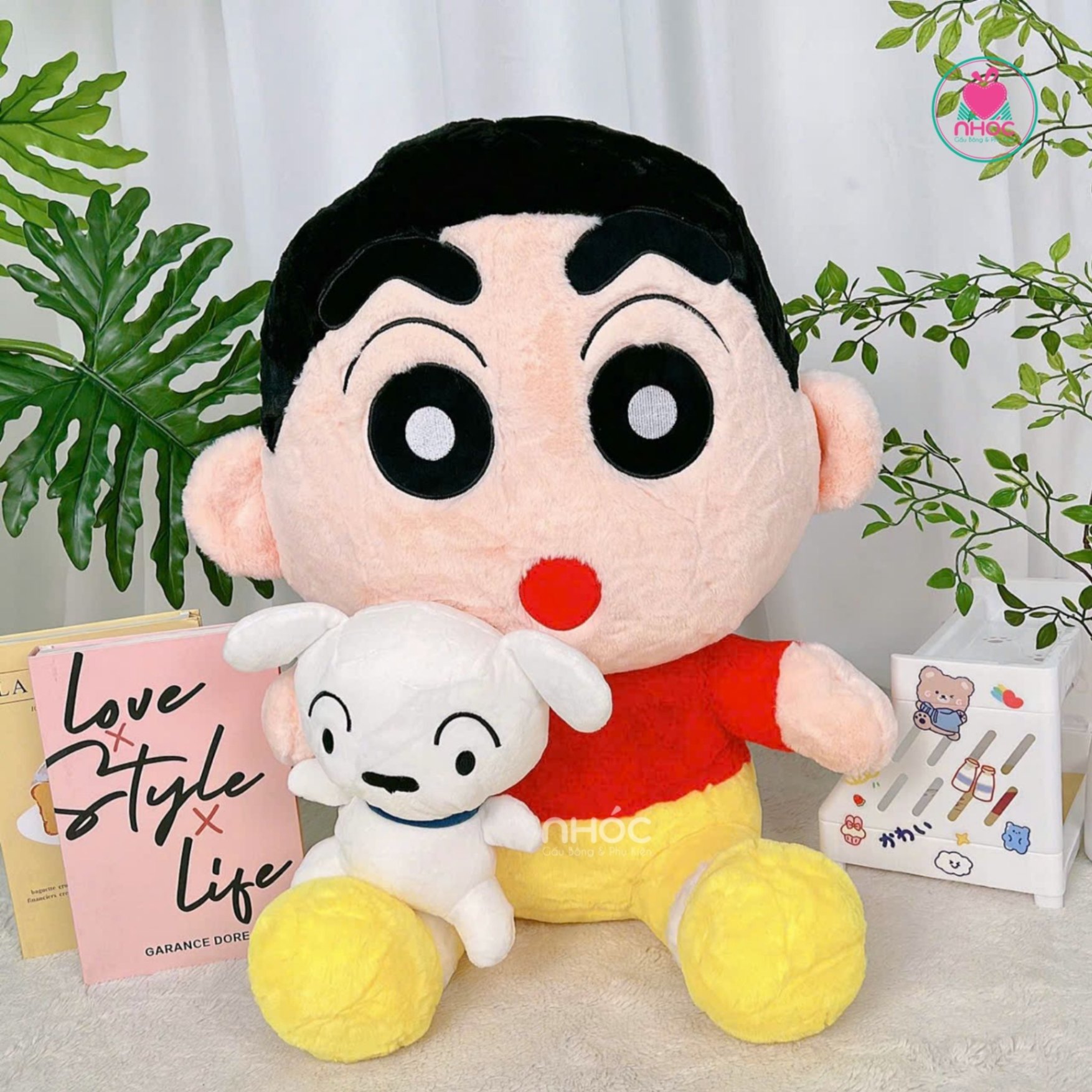 Thú bông Shin ôm chó lông xù ngồi - 60580