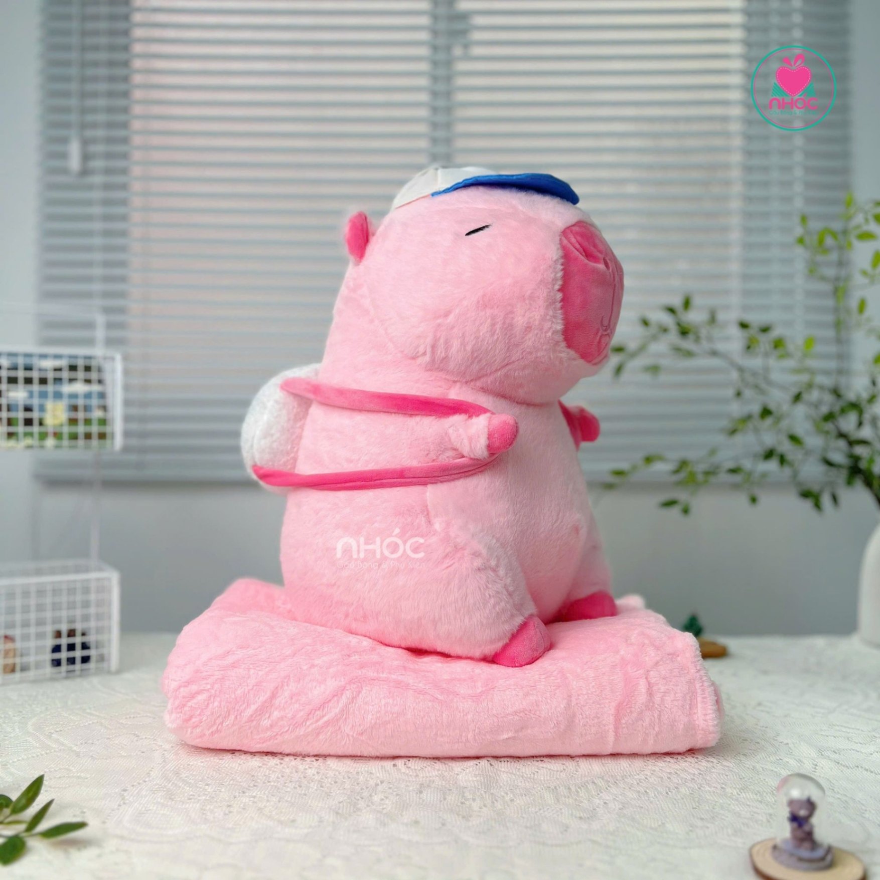 Gối mền Capybara đeo bóng Tennis - Hồng - 40410