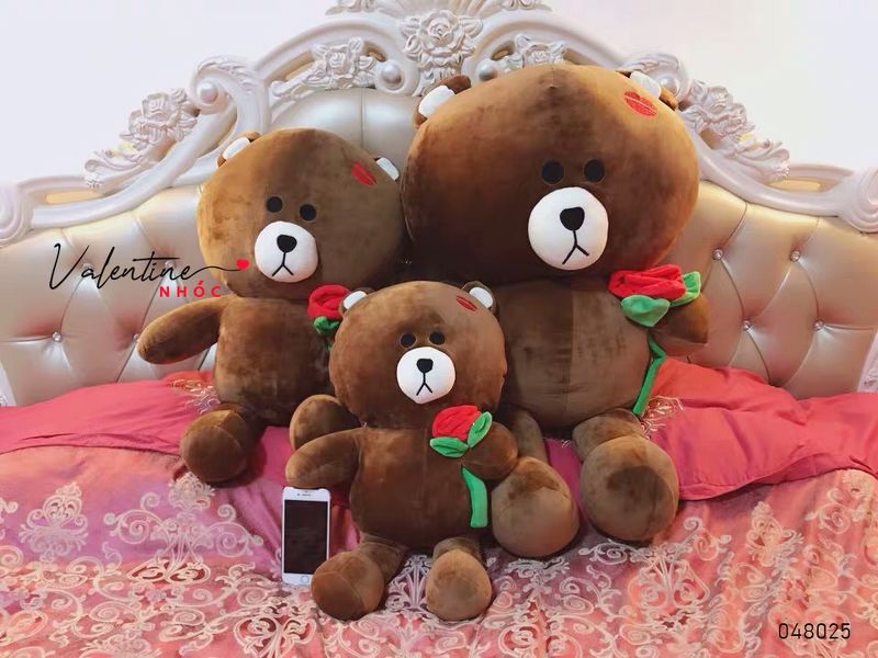 Thú bông gấu Brown ôm hoa lông mịn 50350