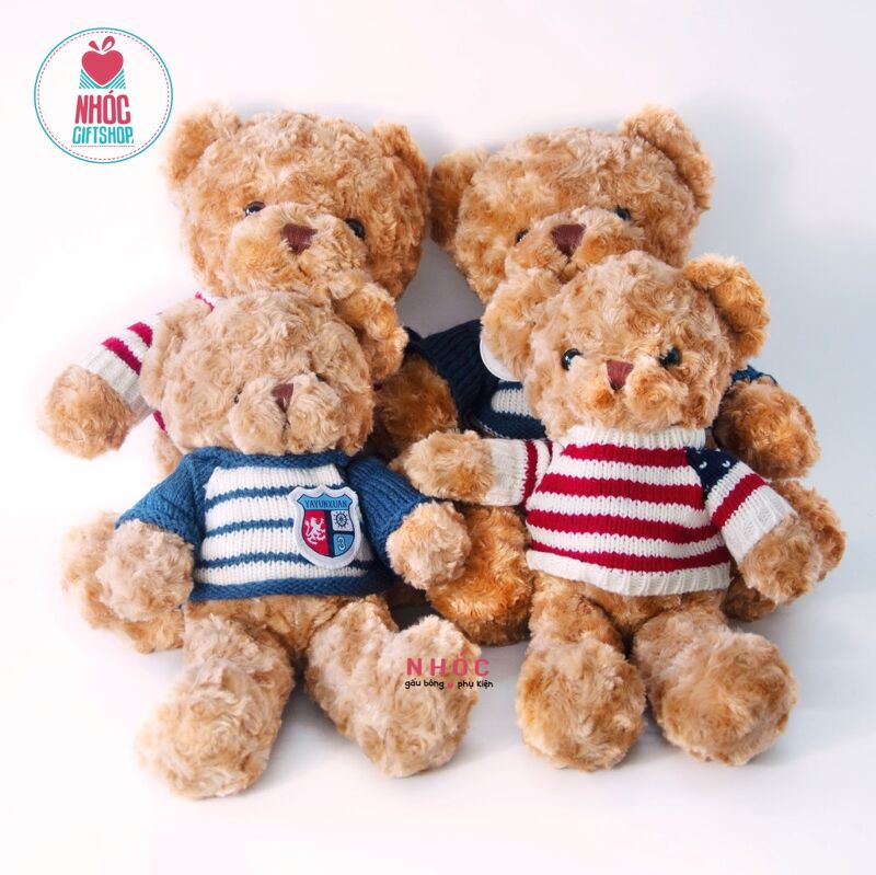 Gấu teddy áo len sọc trắng xanh logo cờ - 18001