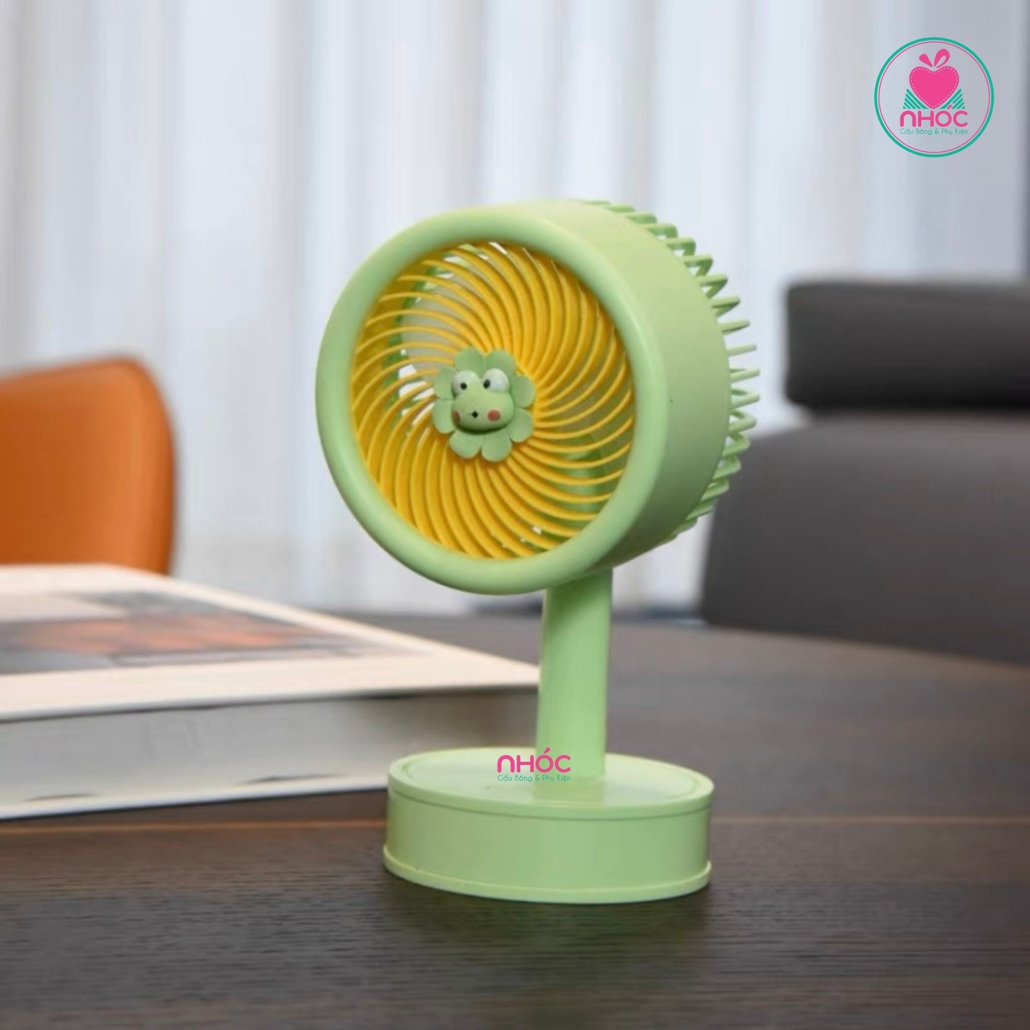 Quạt để bàn đế tròn đính hoa - Xanh lá - 14001