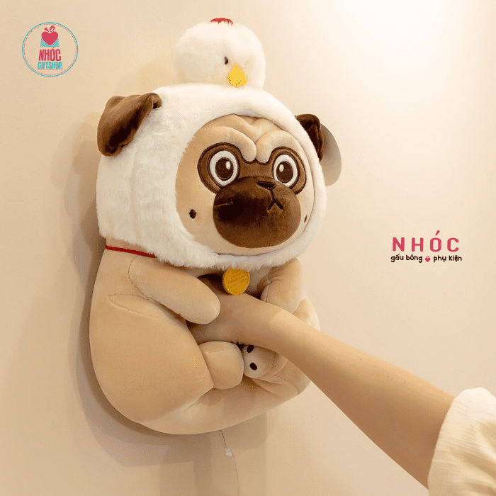 Thú bông Chó pug đội nón gà lông mịn ngồi - Camel - 40310