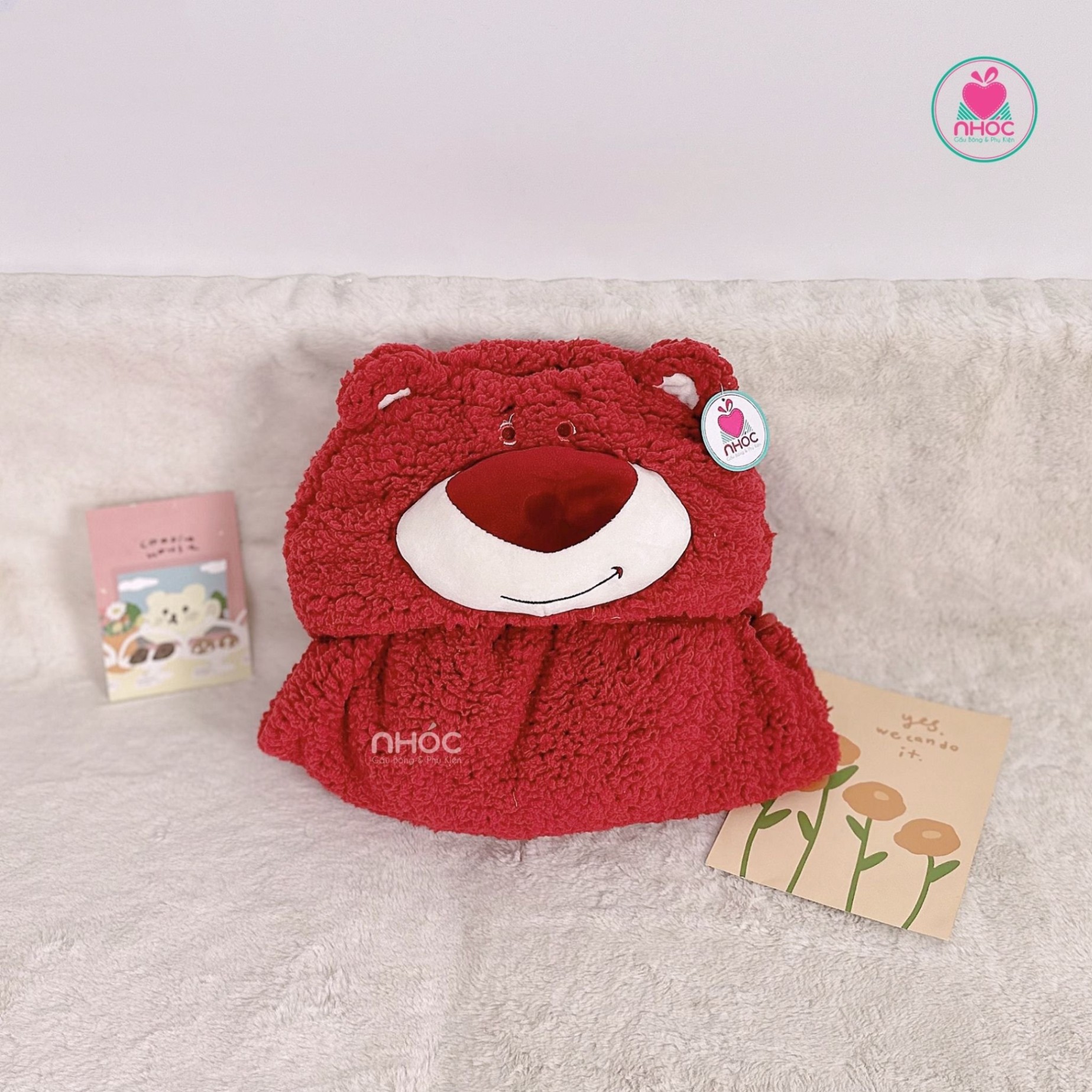 Gối mền Áo choàng kiểu thú lông xù - Gấu Toy story đỏ - 34001