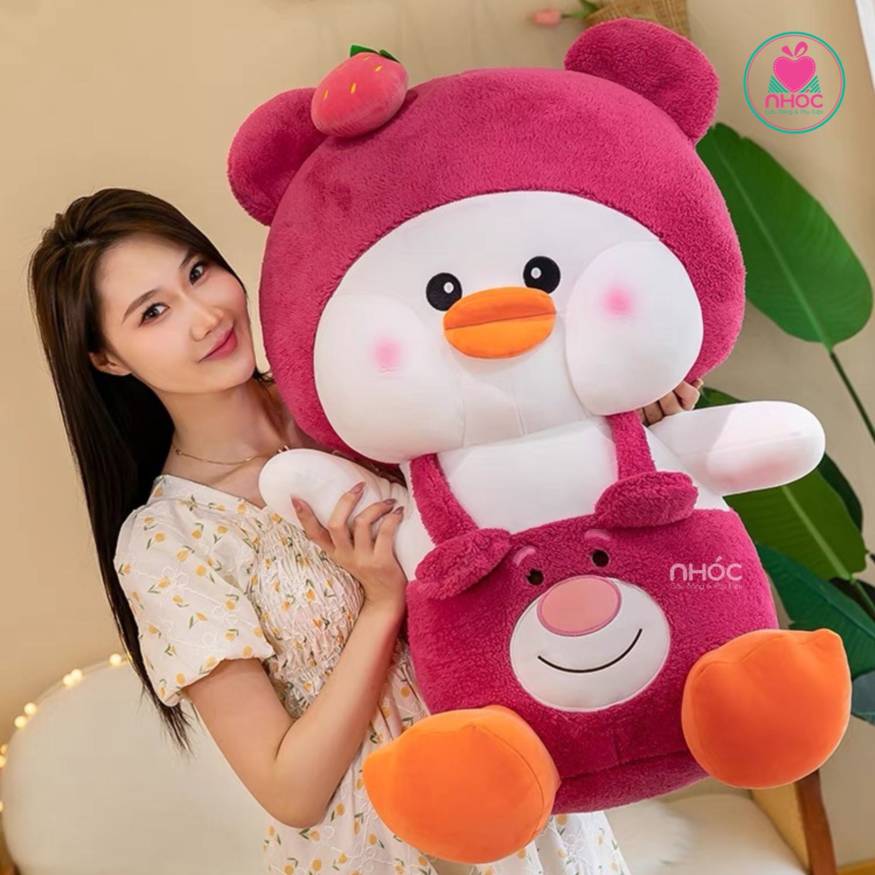 Thú bông Vịt đội nón mặc áo Toy Story lông xù ngồi TC - Hồng - 45340