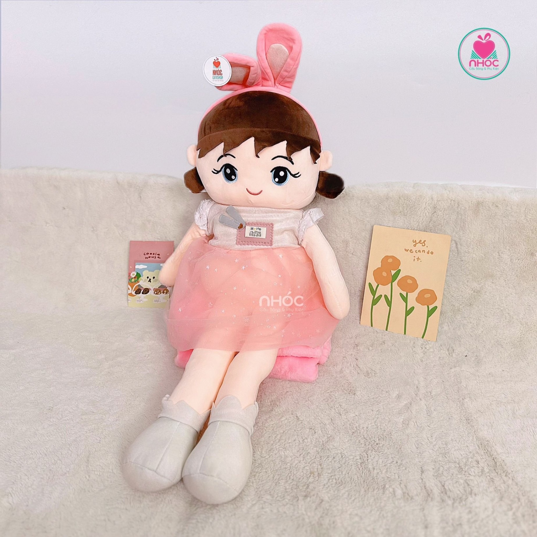 Gối mền Búp bê mặc đầm cài tai thỏ lông mịn - Hồng - 65480