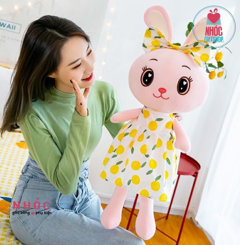 Thú bông thỏ mặc đầm trái cây lông mịn - Vàng - 100480