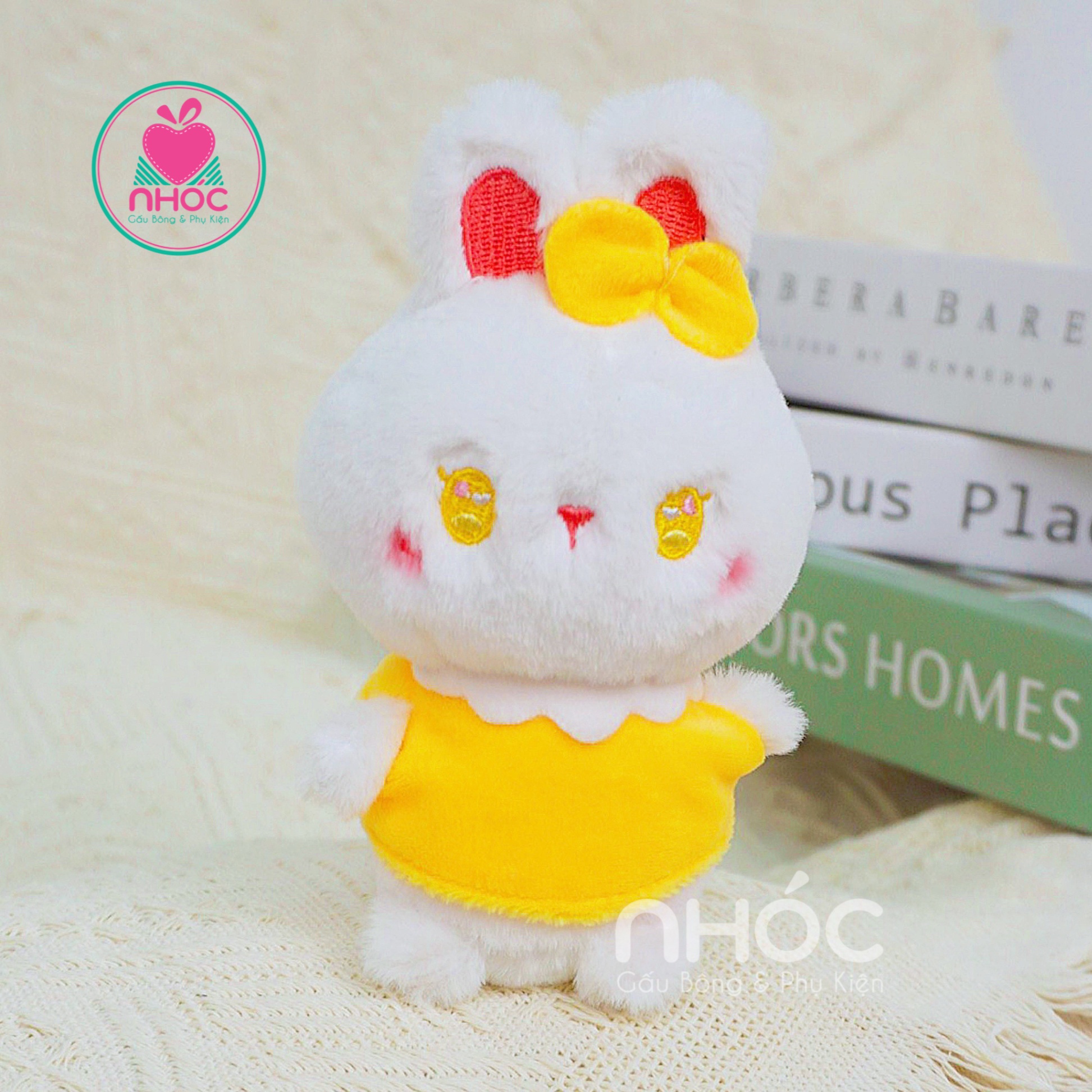 Móc khoá bông thỏ áo màu - Vàng - 7001