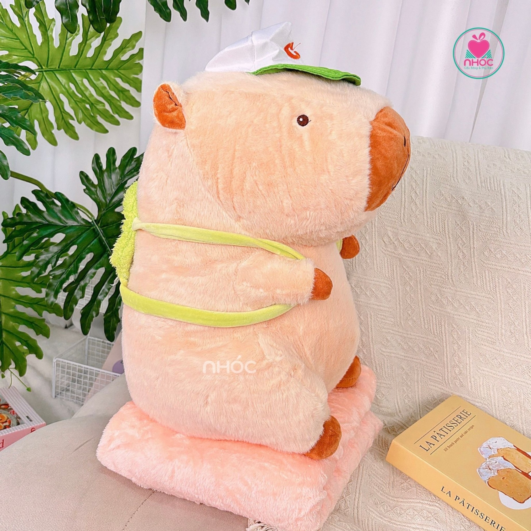 Gối mền Capybara đeo bóng Tennis - Kem - 40410