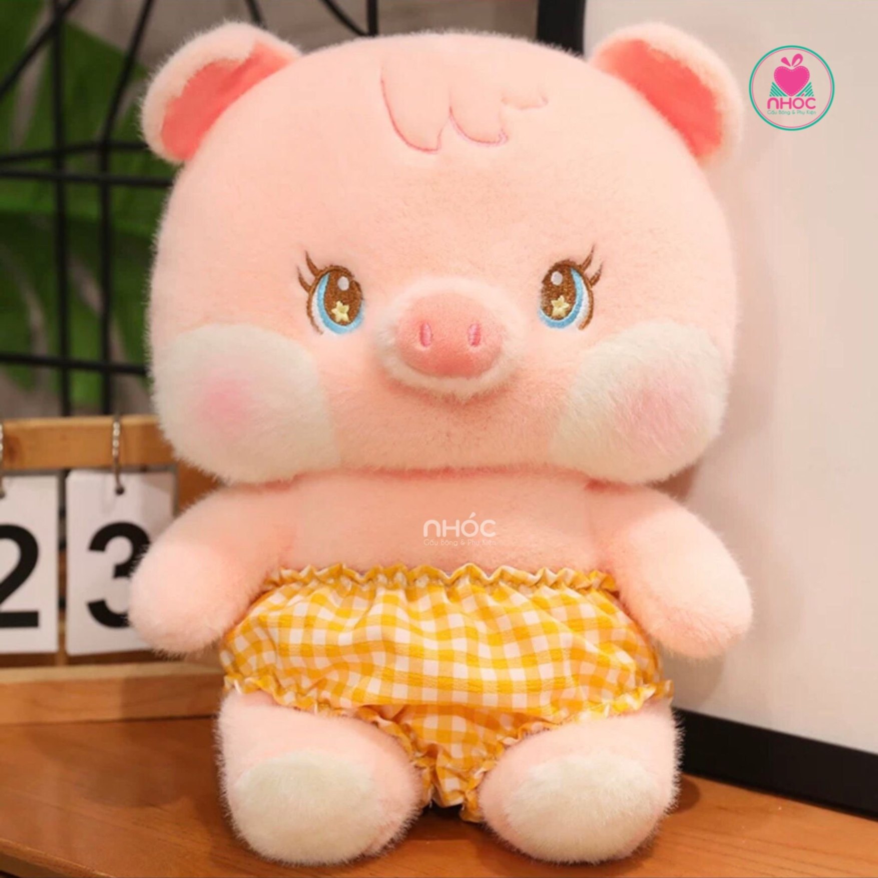 Thú bông mặc quần caro lông xù - Heo - 45360