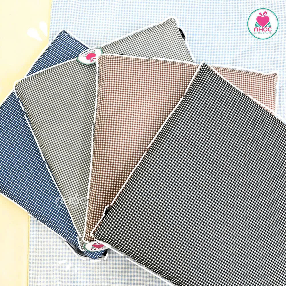 Gối tựa lưng cao su non vuông sọc caro