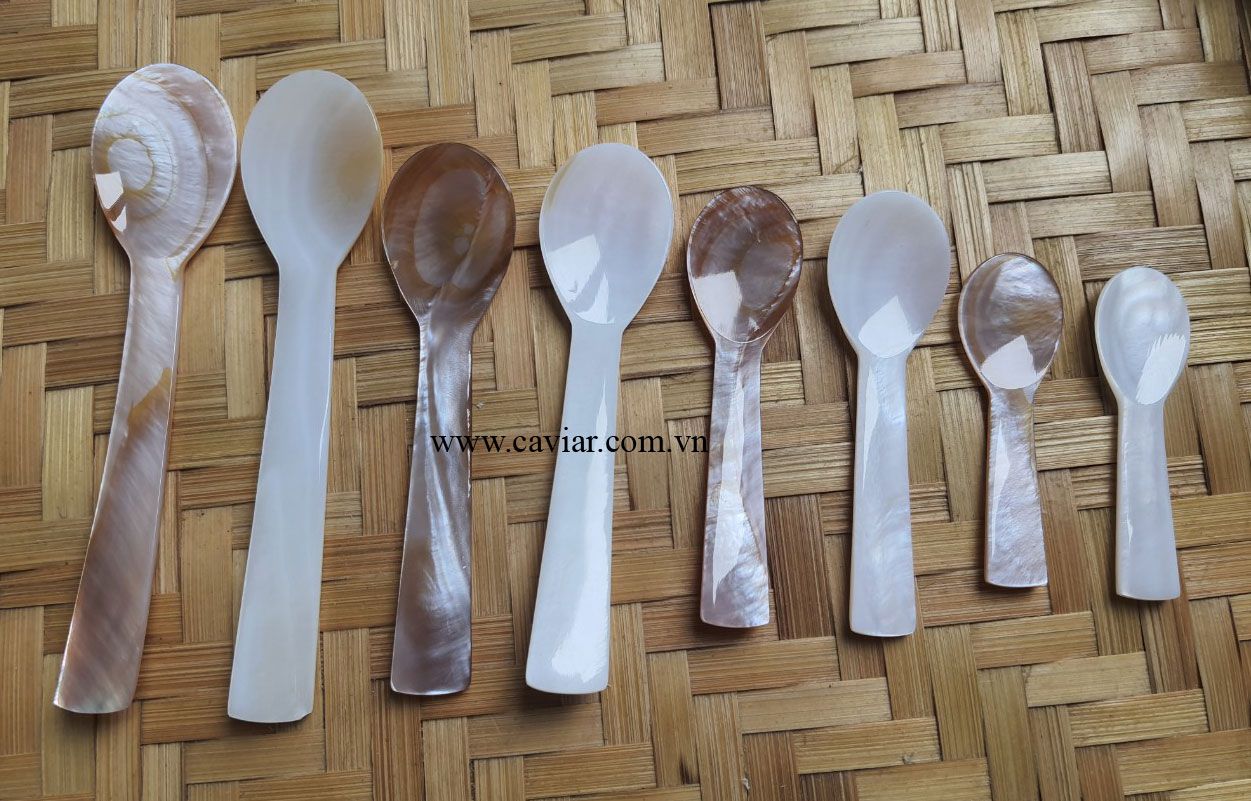 caviar spoons made of white and pink shell, Item code: V-MS113