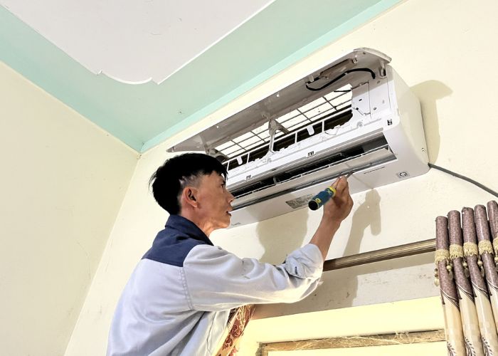 Tháo lắp máy lạnh (tùy vị trí)