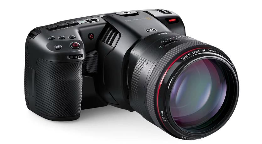 Trên tayBlackmagic Pocket Cinema Camera 6K