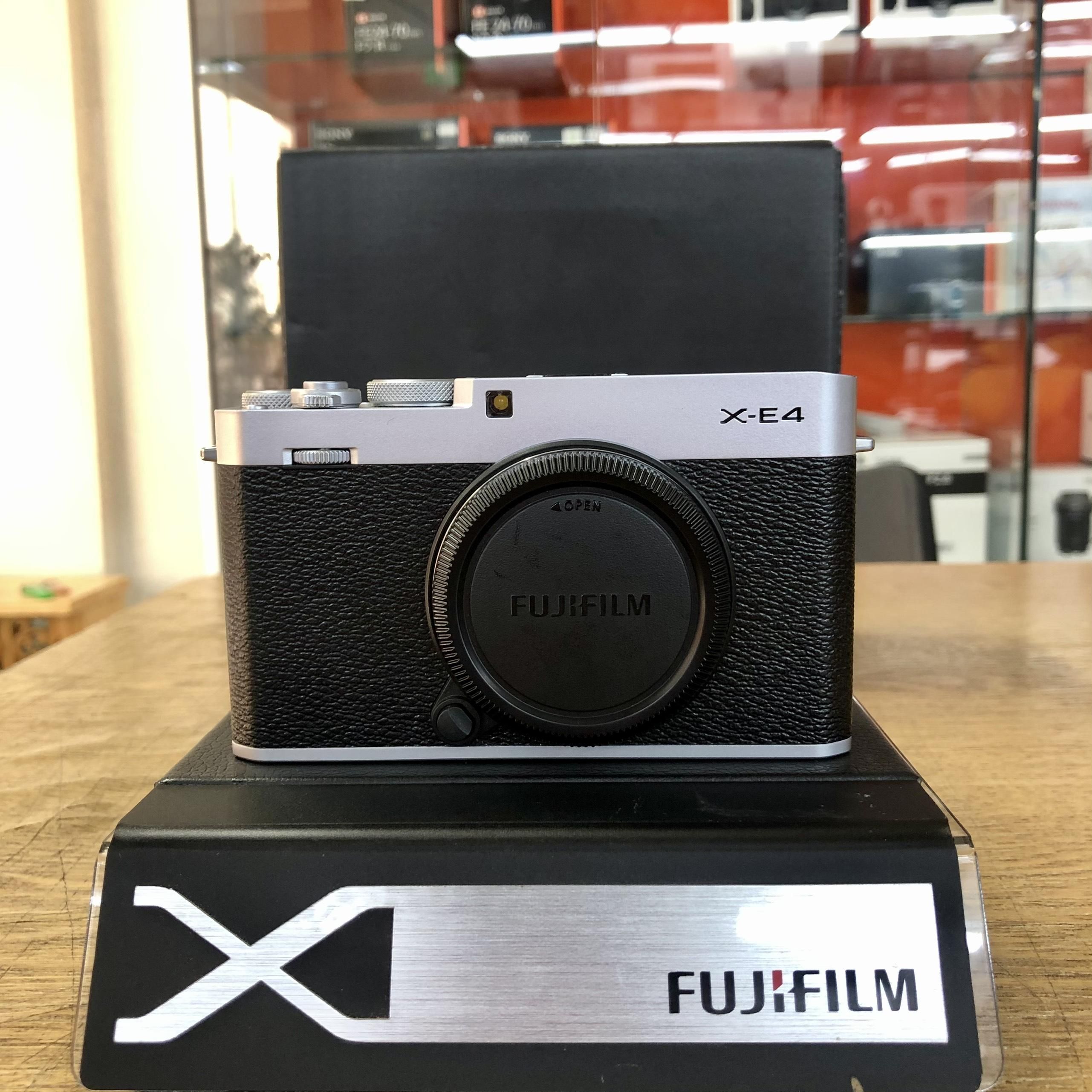 Máy ảnh Fujifilm X-E4 - Body (Silver) - Cũ