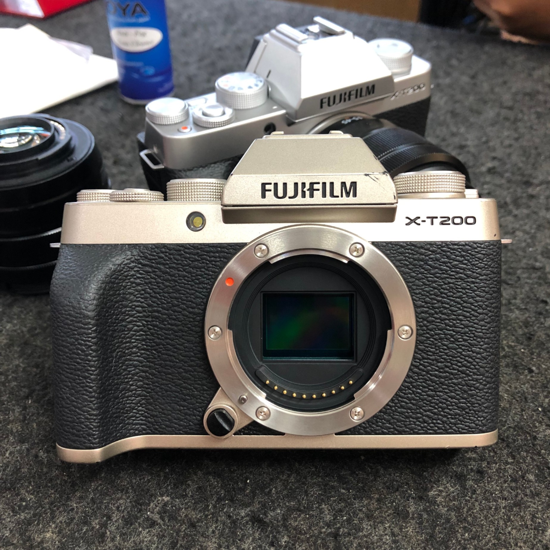 Máy ảnh Fujifilm X-T200 Body (GOLD ) - Cũ