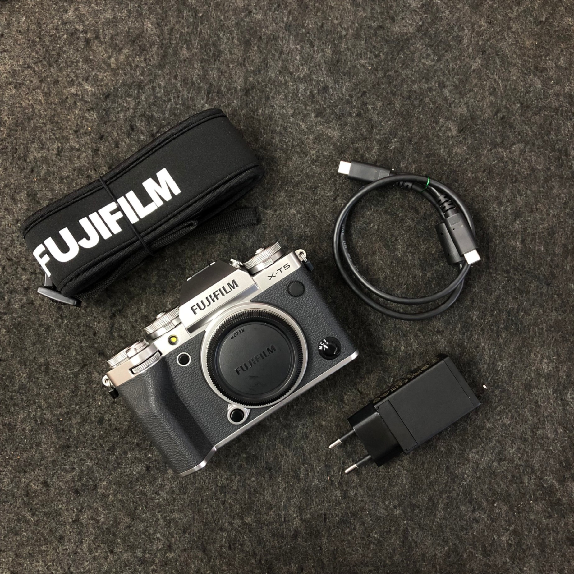Máy ảnh Fujifilm X-T5 Body ( Silver ) - CŨ