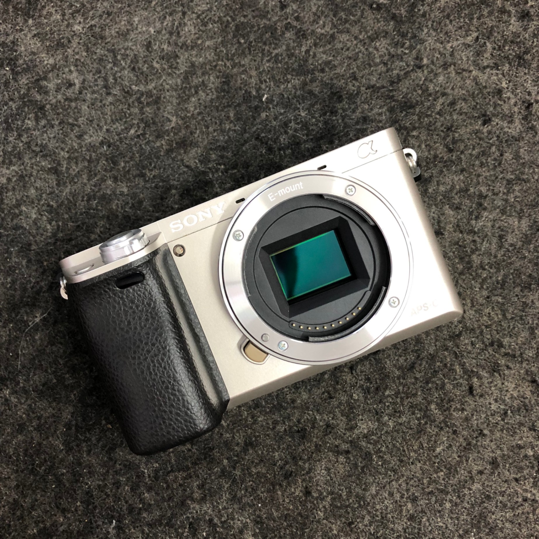 Máy ảnh Sony A6000 ( Body ) Silver - CŨ