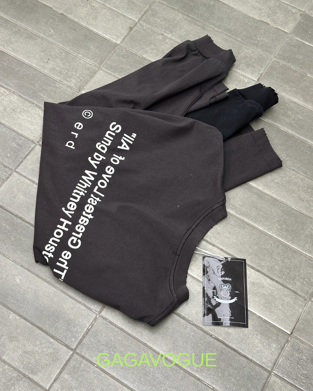 GAGAVOGUE VINTAGE TYPOGRAPHY GRAPHIC LONG SLEEVE TEE