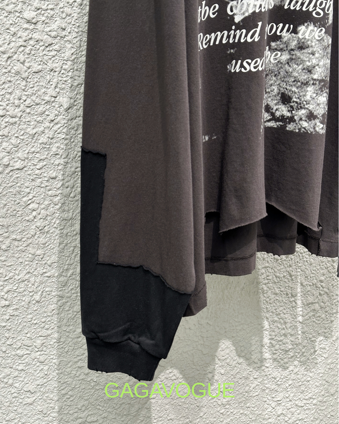 GAGAVOGUE VINTAGE TYPOGRAPHY GRAPHIC LONG SLEEVE TEE