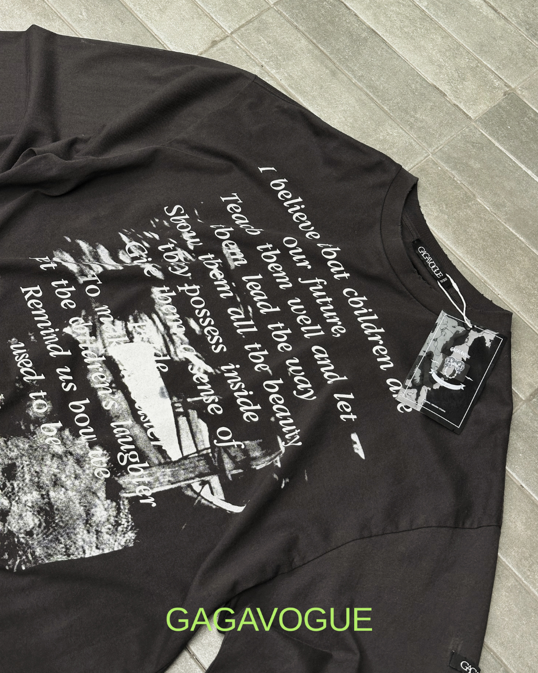 GAGAVOGUE VINTAGE TYPOGRAPHY GRAPHIC LONG SLEEVE TEE