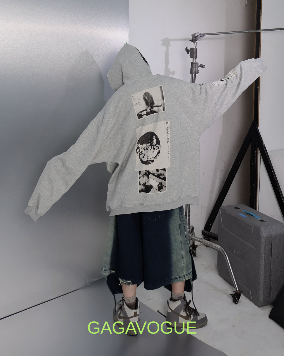 GAGAVOGUE VINTAGE GRAPHIC ZIP HOODIE