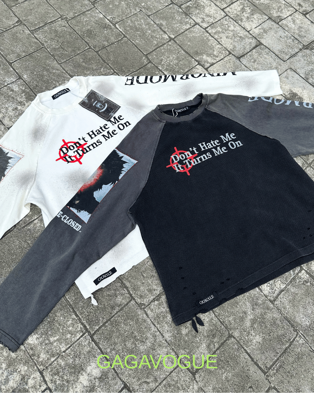 GAGAVOGUE GRAPHIC PRINT CONTRAST PANEL RAGLAN LONG SLEEVE T-SHIRT