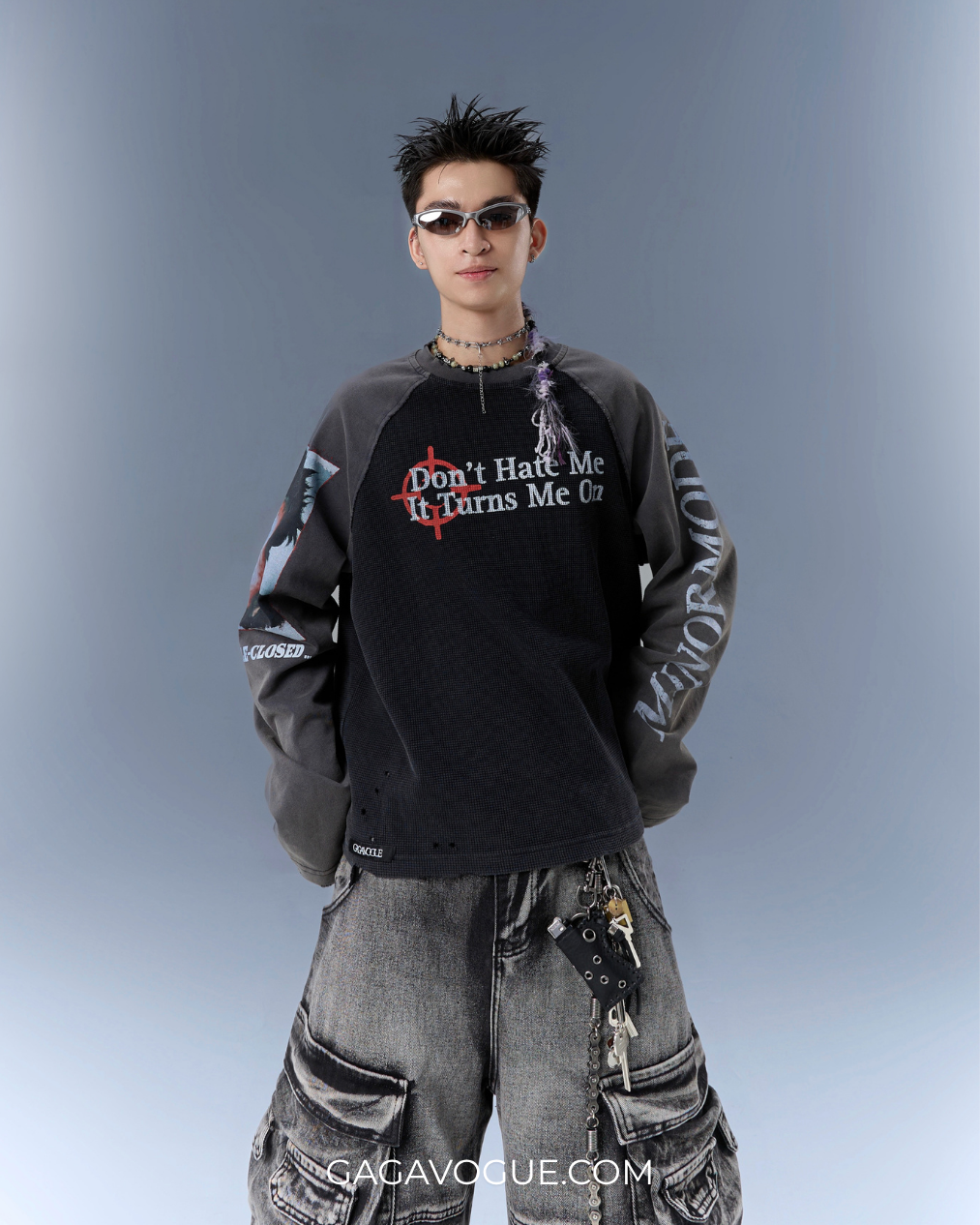GAGAVOGUE GRAPHIC PRINT CONTRAST PANEL RAGLAN LONG SLEEVE T-SHIRT