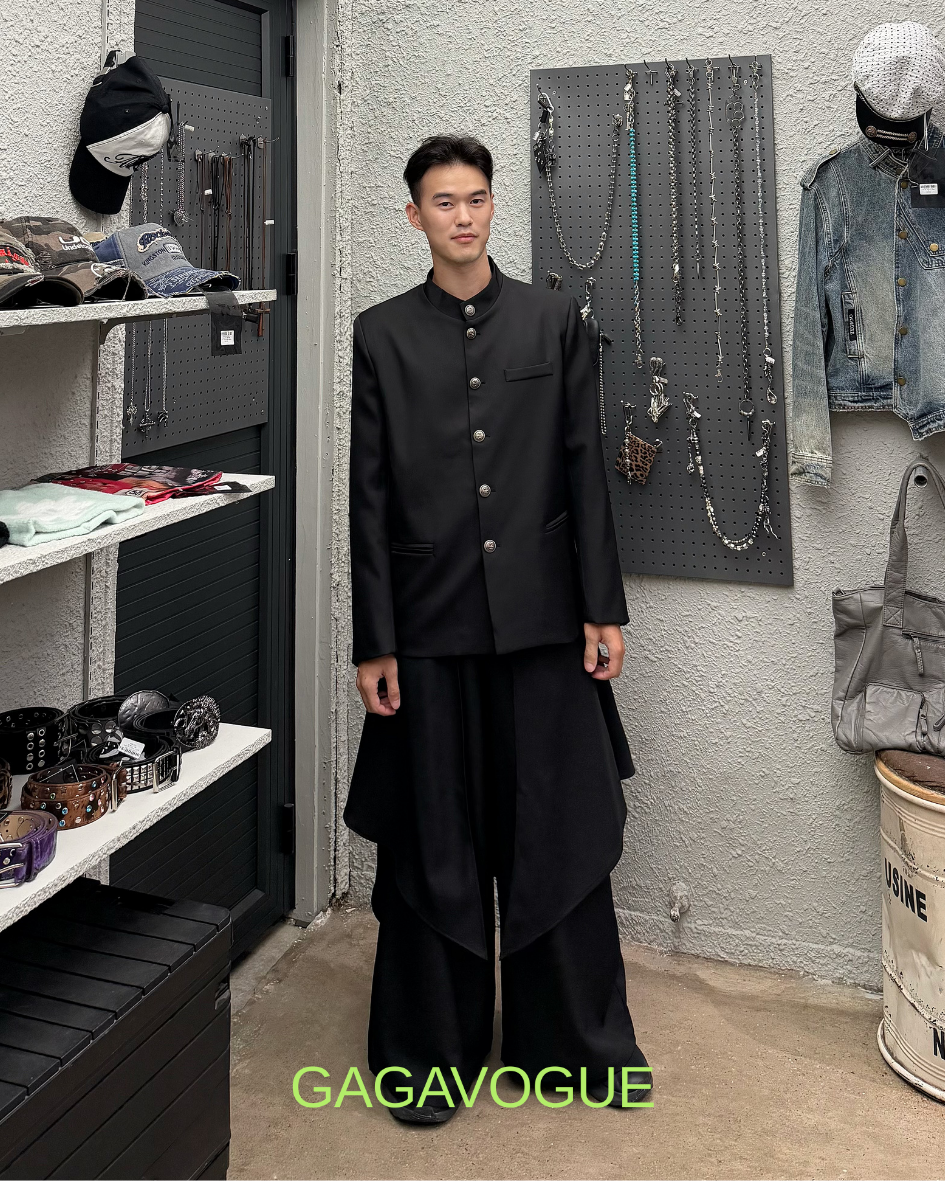 GAGAVOGUE BLACK MANDARIN COLLAR BUTTON-UP TAILORED JACKET