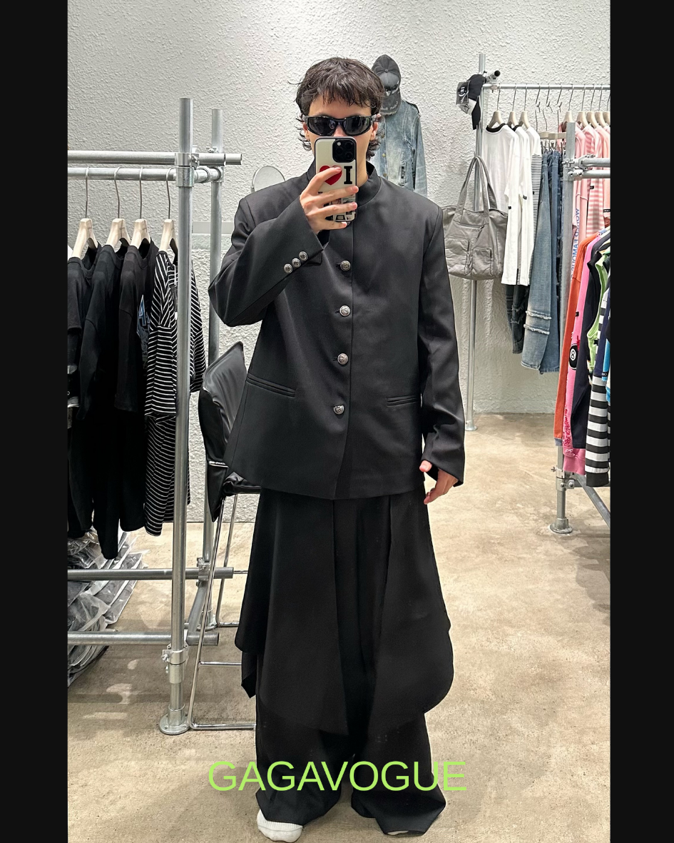 GAGAVOGUE BLACK MANDARIN COLLAR BUTTON-UP TAILORED JACKET