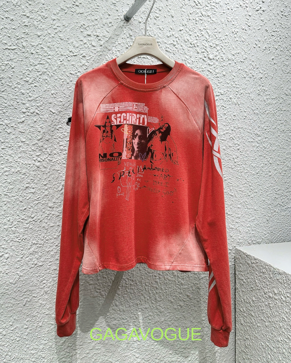 GAGAVOGUE RED VINTAGE ART GRAPHIC RAGLAN LONG SLEEVE T-SHIRT