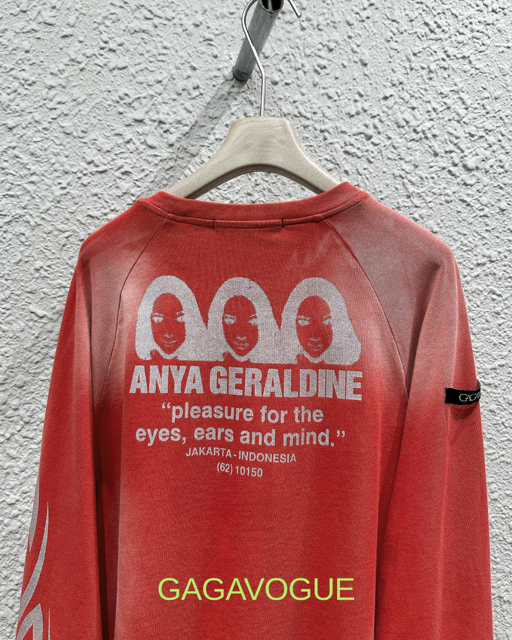 GAGAVOGUE RED VINTAGE ART GRAPHIC RAGLAN LONG SLEEVE T-SHIRT