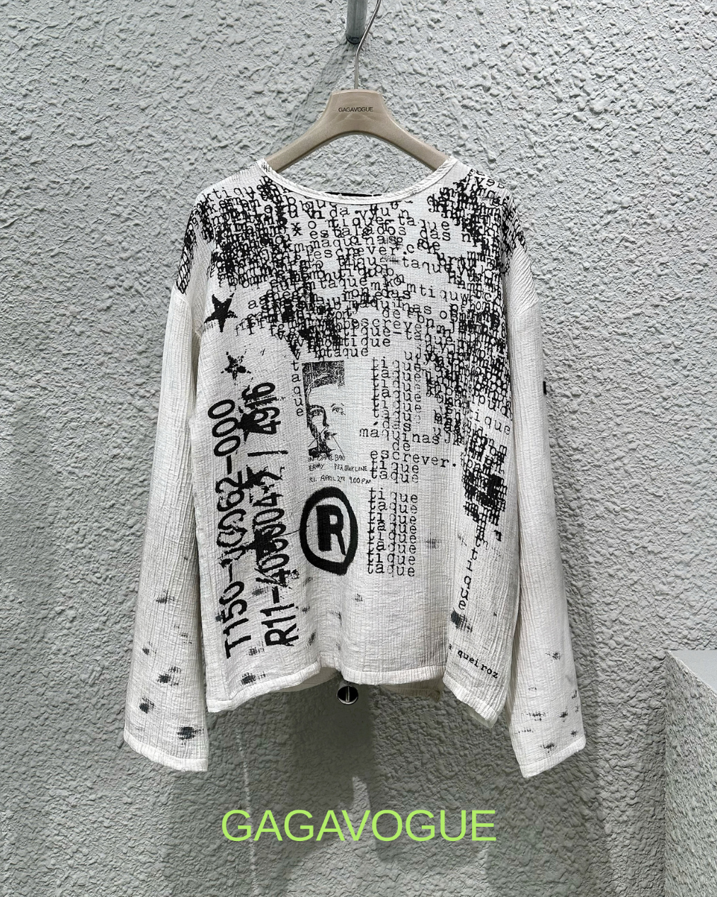 GAGAVOGUE WHITE TYPOGRAPHIC COLLAGE GRAPHIC MESH LONG SLEEVE T-SHIRT