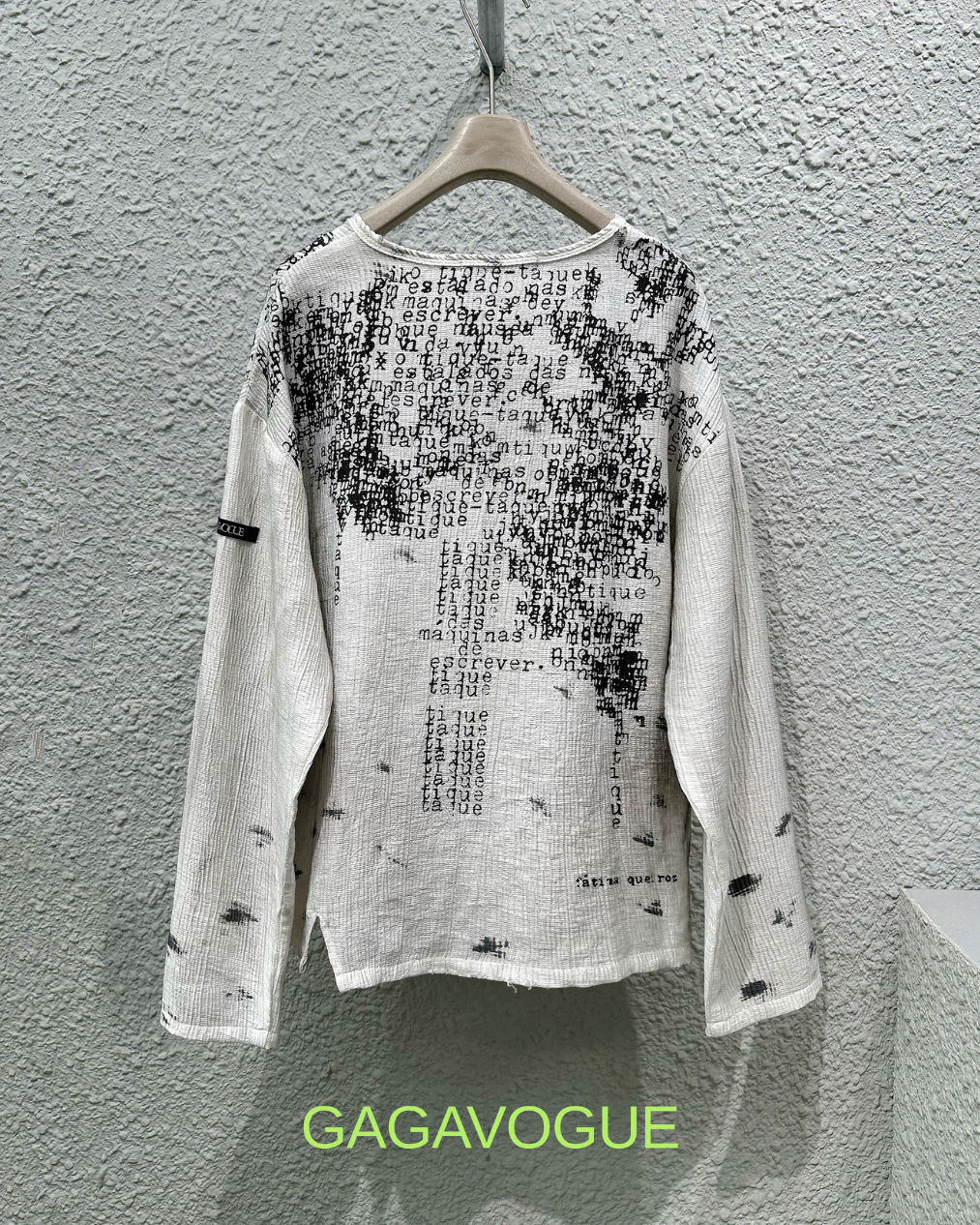 GAGAVOGUE WHITE TYPOGRAPHIC COLLAGE GRAPHIC MESH LONG SLEEVE T-SHIRT