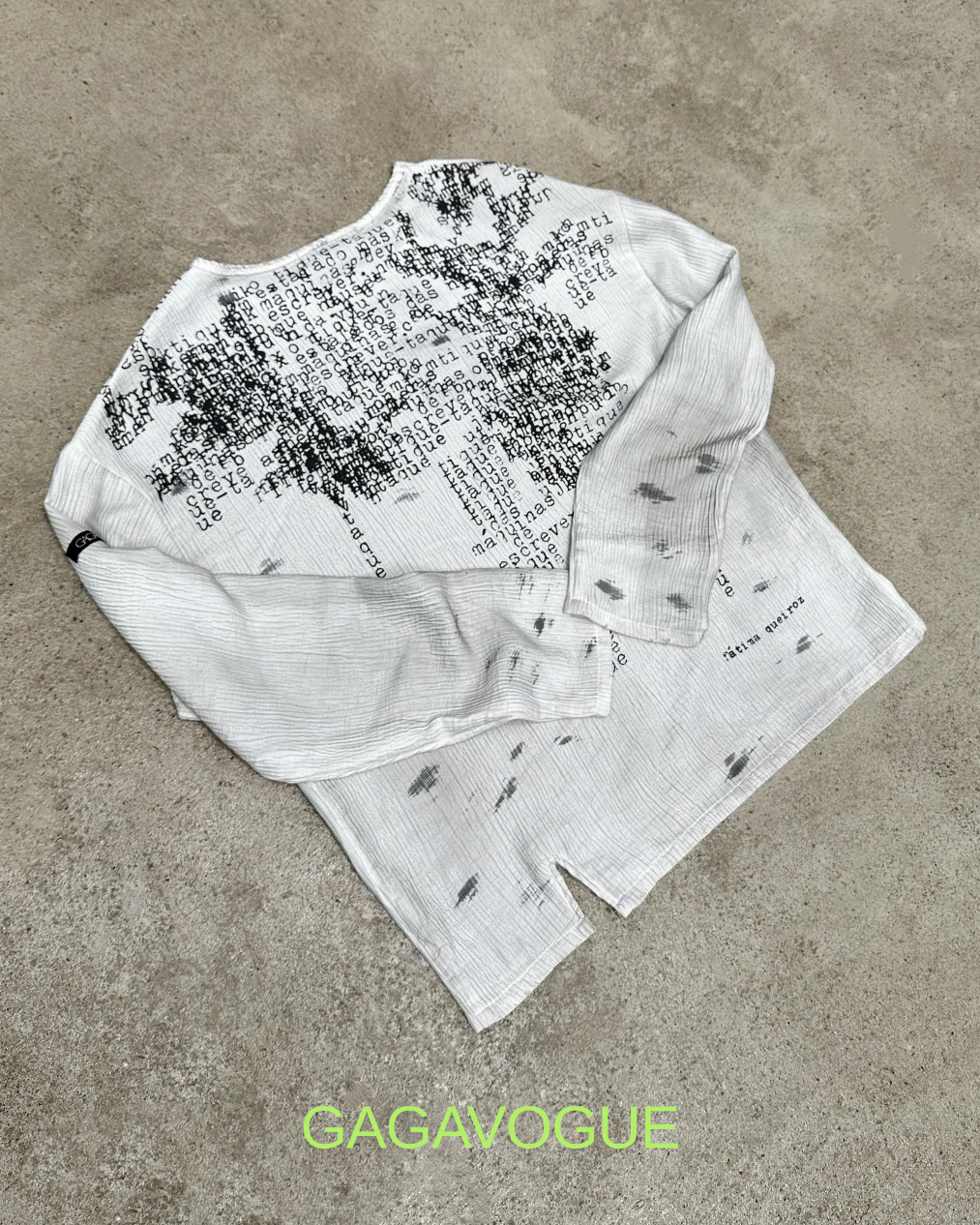GAGAVOGUE WHITE TYPOGRAPHIC COLLAGE GRAPHIC MESH LONG SLEEVE T-SHIRT