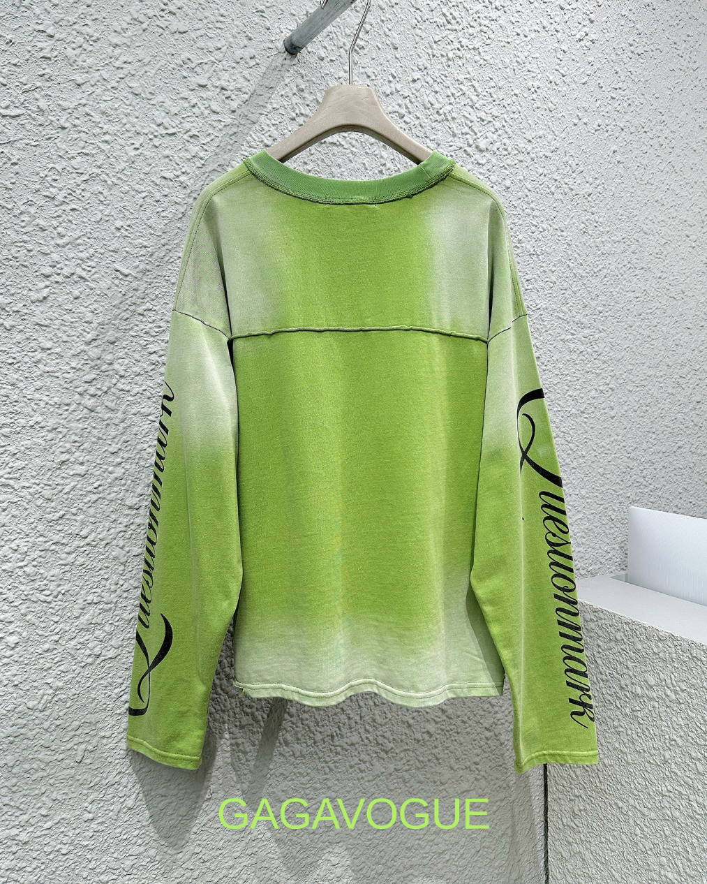 GAGAVOGUE LIME GREEN DISTRESSED LIP GRAPHIC LONG SLEEVE T-SHIRT