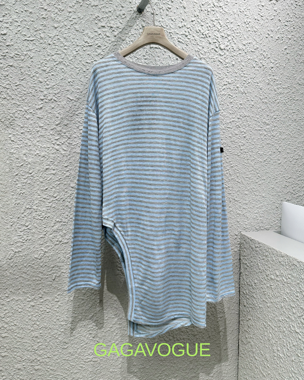 GAGAVOGUE ASYMMETRIC HEM STRIPED LONG SLEEVE T-SHIRT